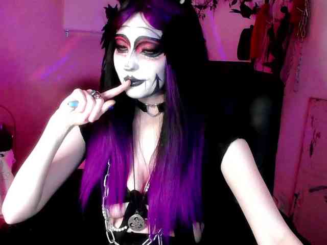 EmpressMorrigan webcam