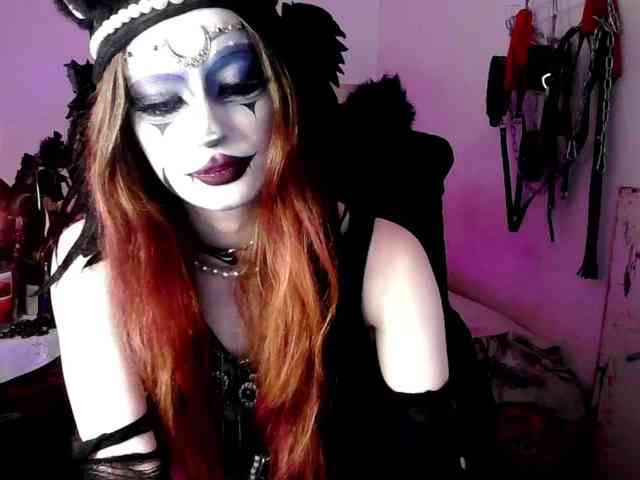 EmpressMorrigan webcam