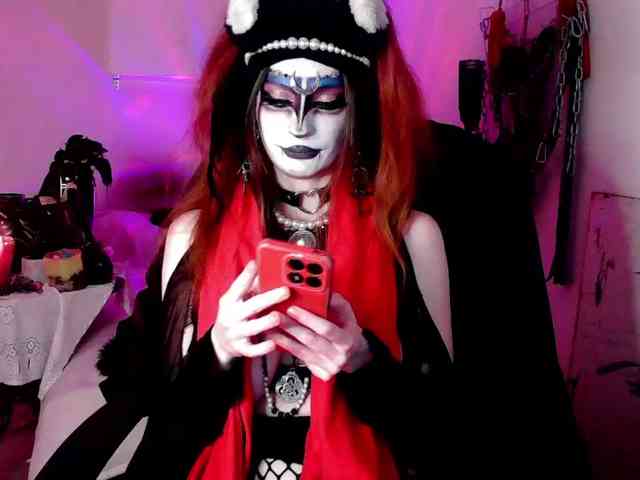 EmpressMorrigan webcam