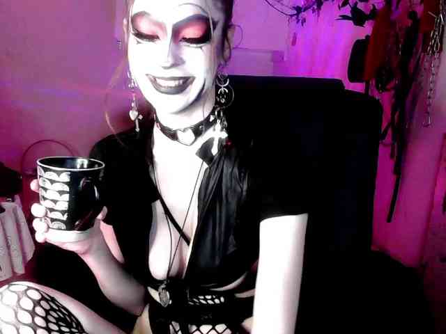 EmpressMorrigan webcam