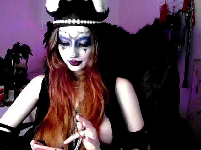 EmpressMorrigan webcam