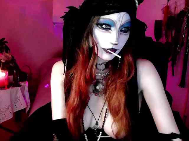 EmpressMorrigan webcam