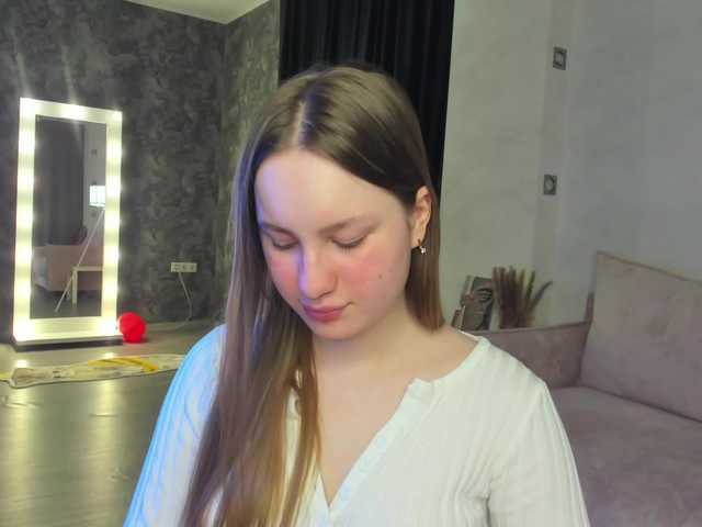 Candy-Cansew's BongaCams show and profile