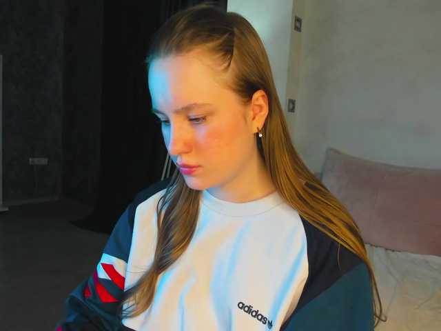 Candy-Cansew's BongaCams show and profile