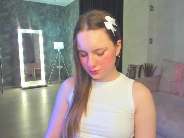 Candy-Cansew's BongaCams show and profile