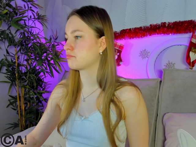 Candy-Cansew's BongaCams show and profile