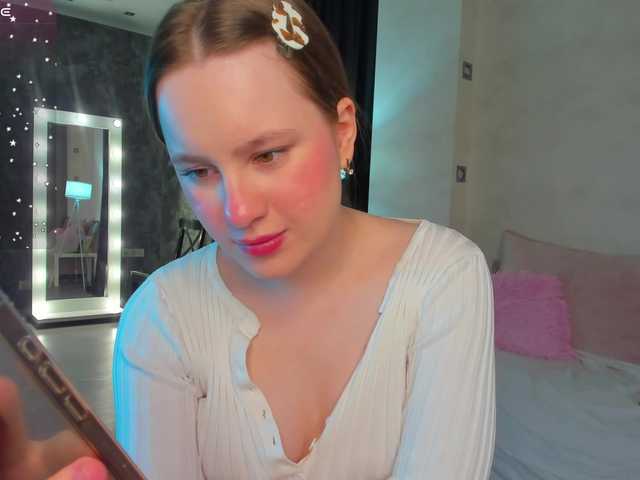 Candy-Cansew's BongaCams show and profile