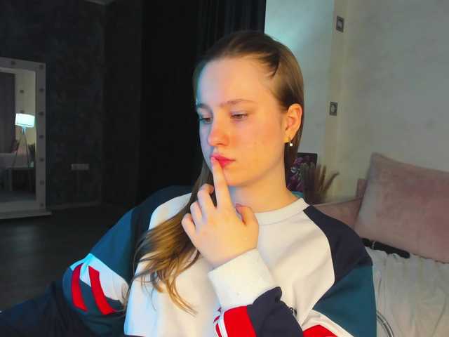 Candy-Cansew's BongaCams show and profile