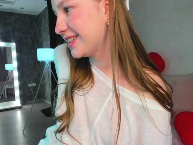 Candy-Cansew's BongaCams show and profile