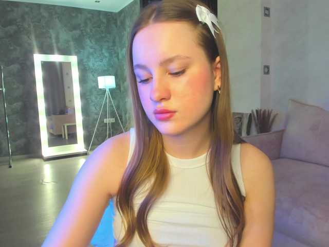 Candy-Cansew's BongaCams show and profile