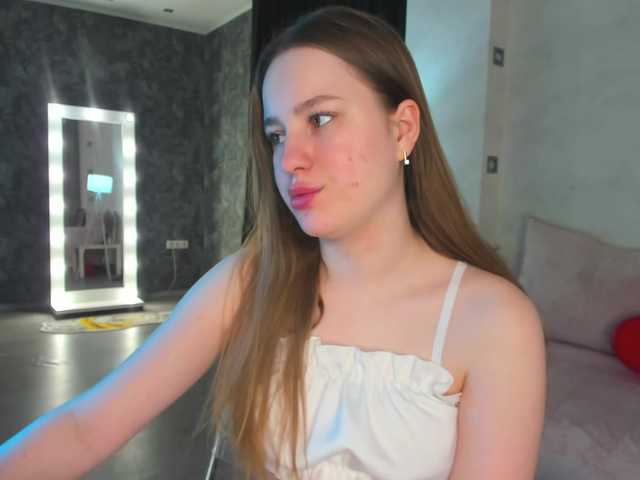 Candy-Cansew's BongaCams show and profile