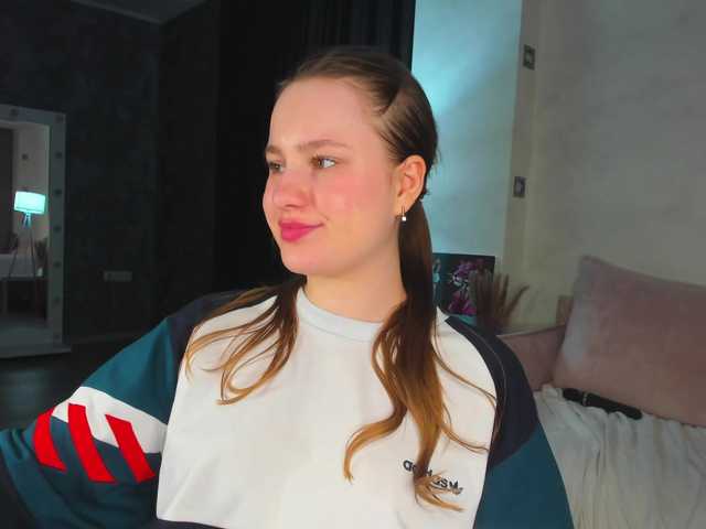 Candy-Cansew's BongaCams show and profile