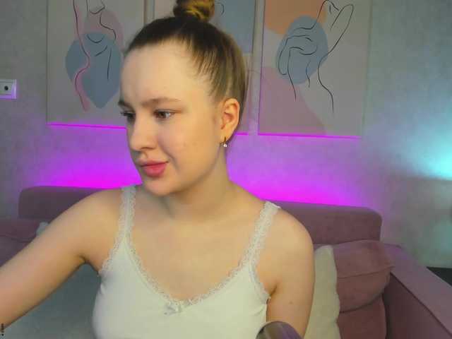 Candy-Cansew's BongaCams show and profile