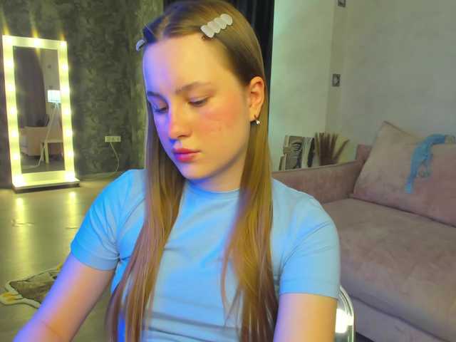 Candy-Cansew's BongaCams show and profile