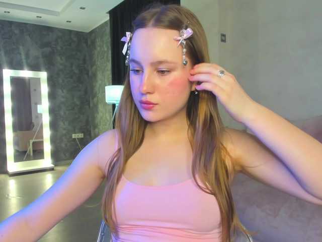 Candy-Cansew's BongaCams show and profile