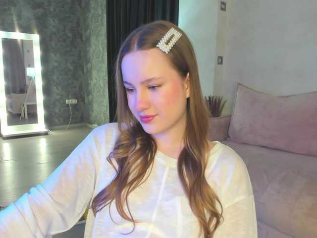 Candy-Cansew's BongaCams show and profile