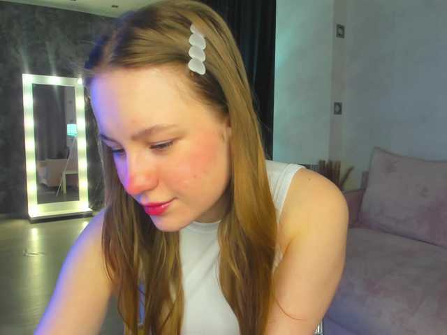 Candy-Cansew's BongaCams show and profile