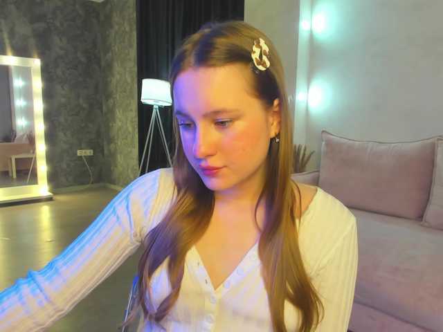 Candy-Cansew's BongaCams show and profile