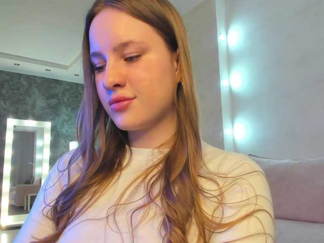 Candy-Cansew's BongaCams show and profile