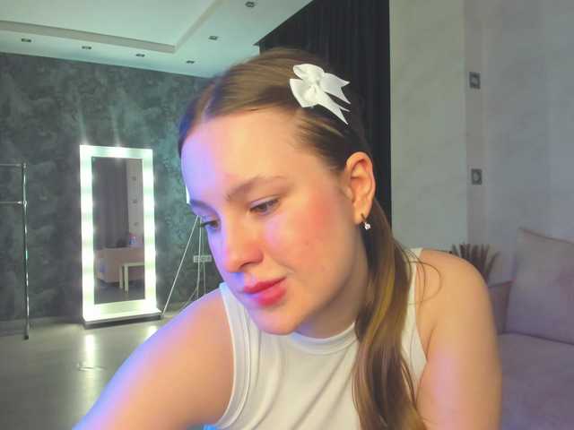 Candy-Cansew's BongaCams show and profile