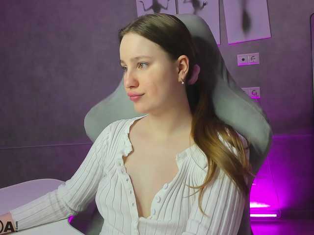 Candy-Cansew's BongaCams show and profile