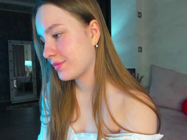 Candy-Cansew's BongaCams show and profile