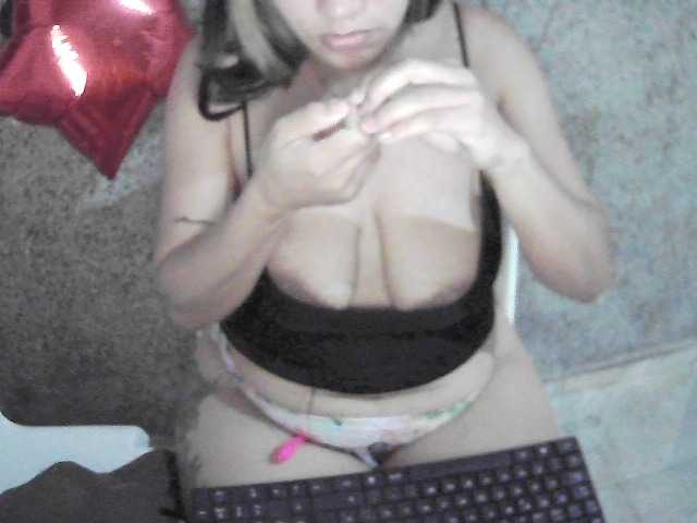 MiaLaura's BongaCams show and profile