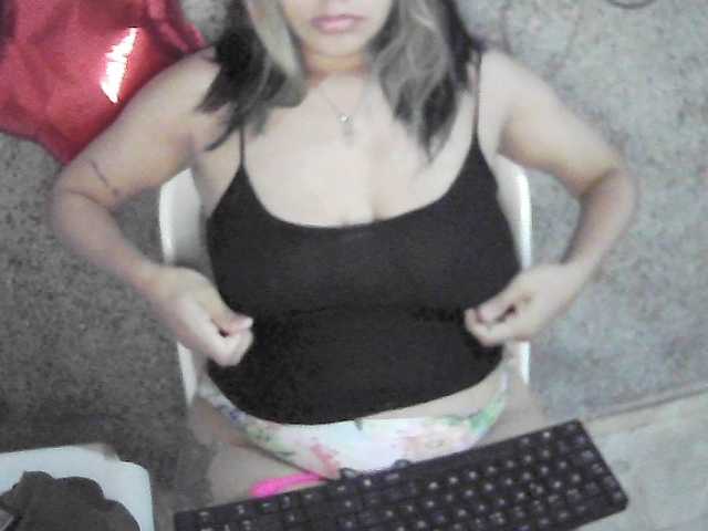 MiaLaura's BongaCams show and profile