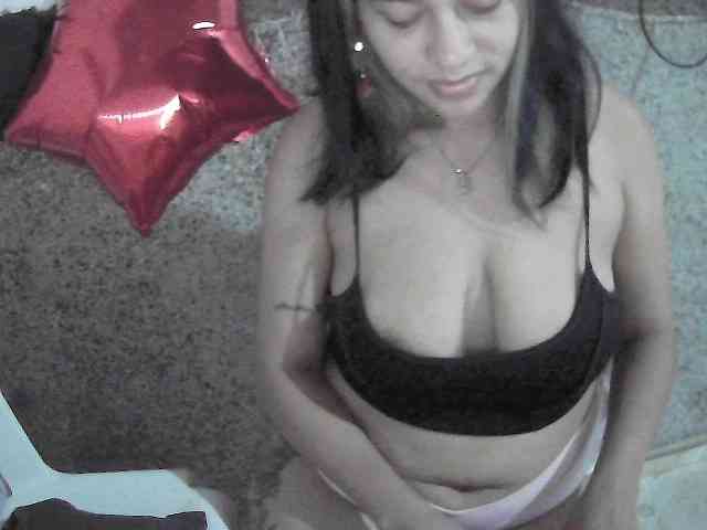 Mia_Laura webcam