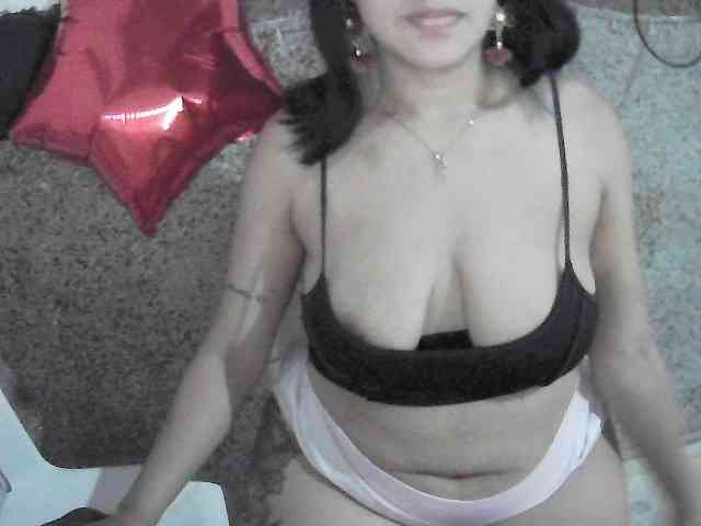 Mia_Laura webcam
