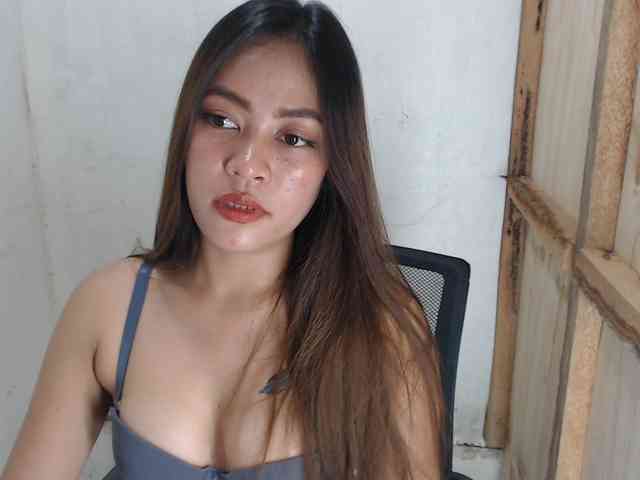 MidnightDesire19 webcam