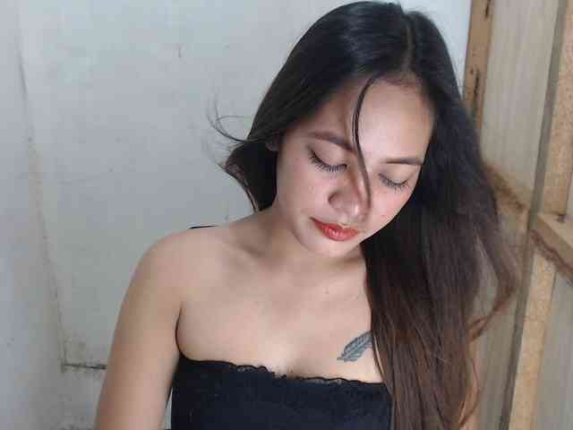 MidnightDesire19 webcam