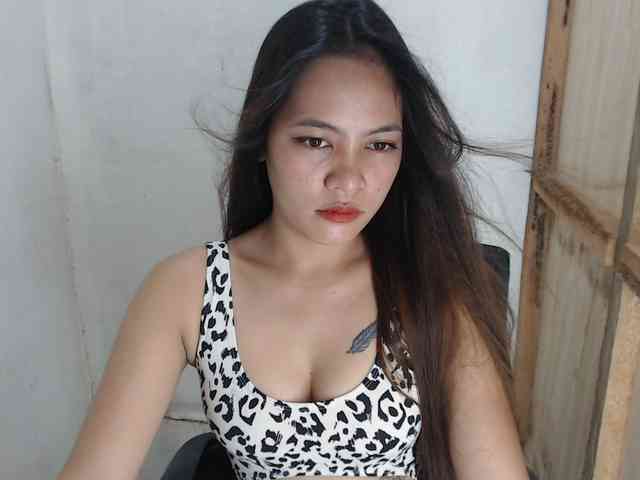 MidnightDesire19 webcam