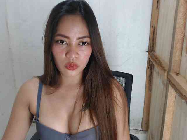 MidnightDesire19 webcam