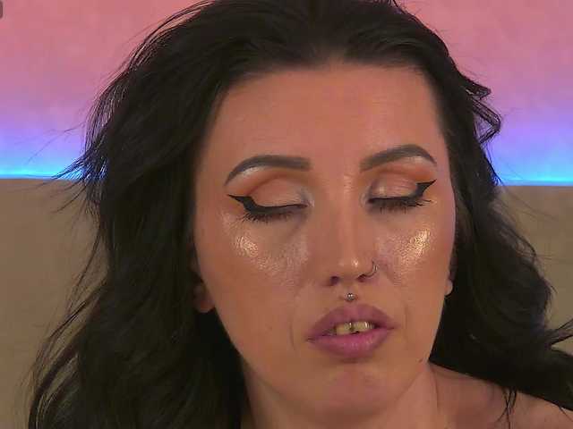 EnyaHazell's BongaCams show and profile