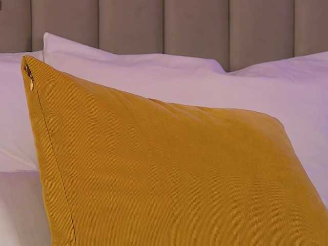 EnyaHazell's BongaCams show and profile