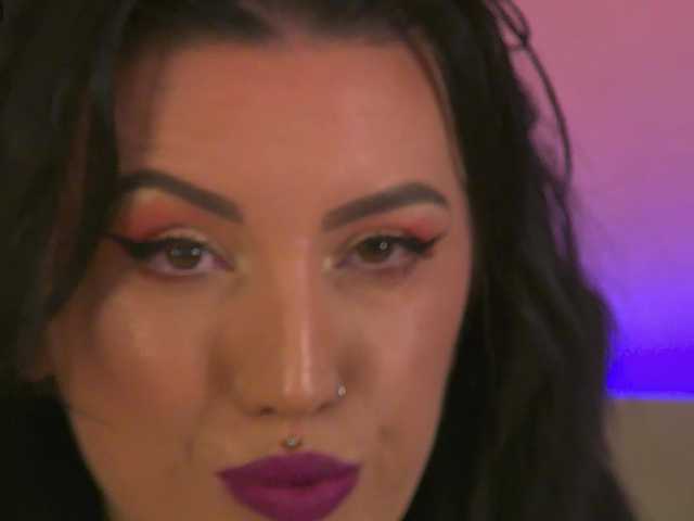 EnyaHazell's BongaCams show and profile