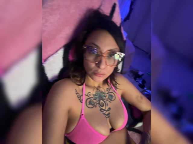 Sexynicki25 webcam bongacams model stream image