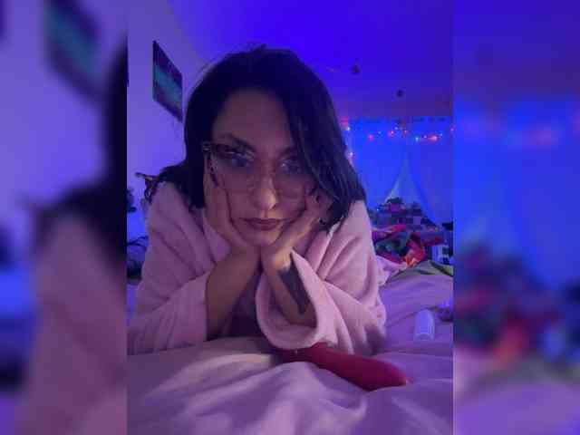 Sexynicki25 webcam