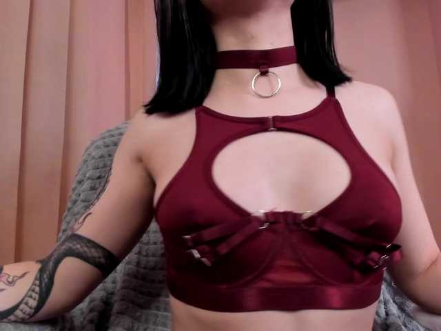 KoralinaXo's BongaCams show and profile