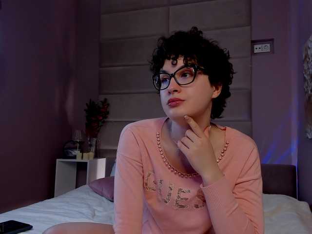 AdelinePerle's BongaCams show and profile