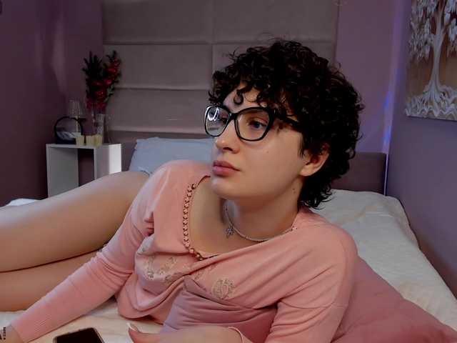 AdelinePerle's BongaCams show and profile