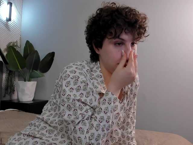 AdelinePerle live cam