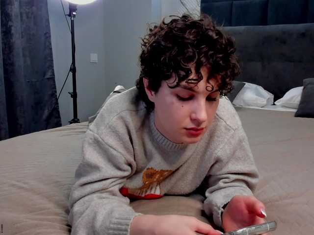 AdelinePerle's BongaCams show and profile