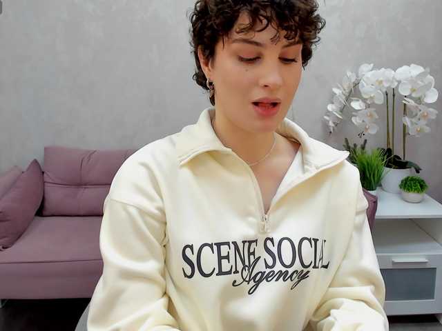 AdelinePerle's BongaCams show and profile