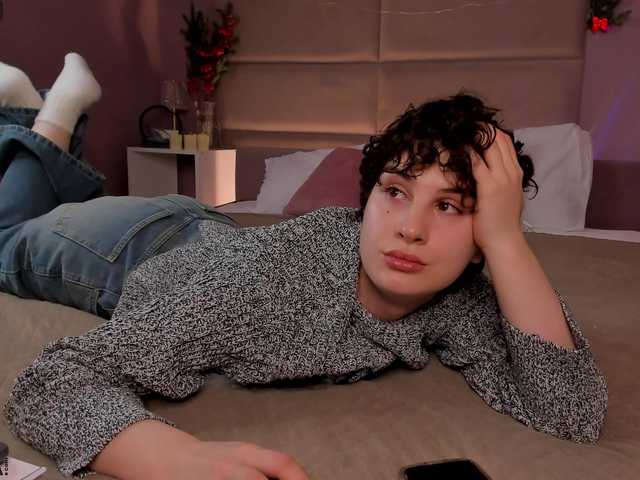 AdelinePerle's BongaCams show and profile