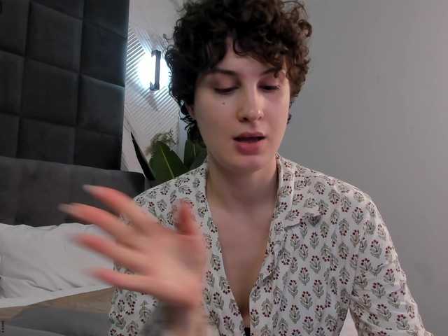 AdelinePerle live cam