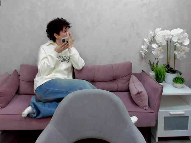 AdelinePerle Live Webcam on BongaCams