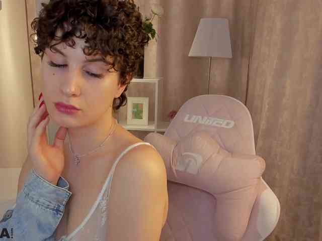 AdelinePerle AdelinePerle