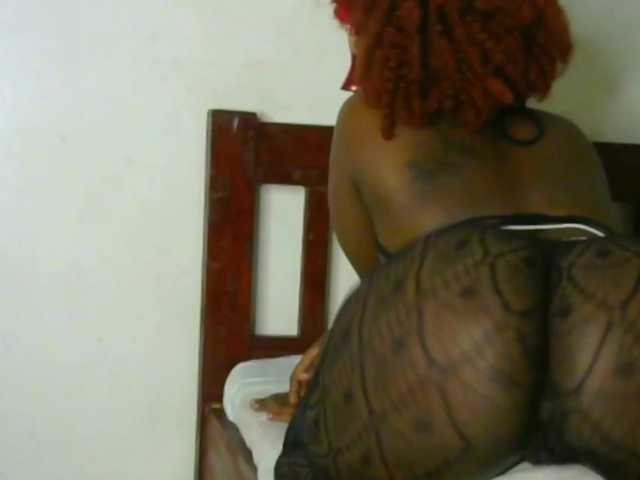 candychic's BongaCams show and profile